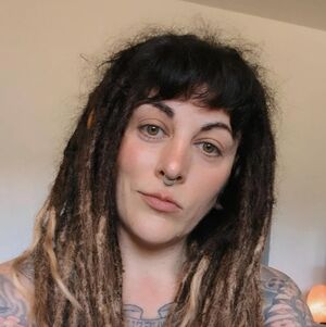 Meet your Posher, Dana